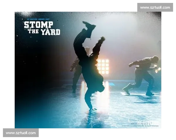 泳池少女即兴街舞燃爆全场！泳装与地板动作的无缝切换太惊艳